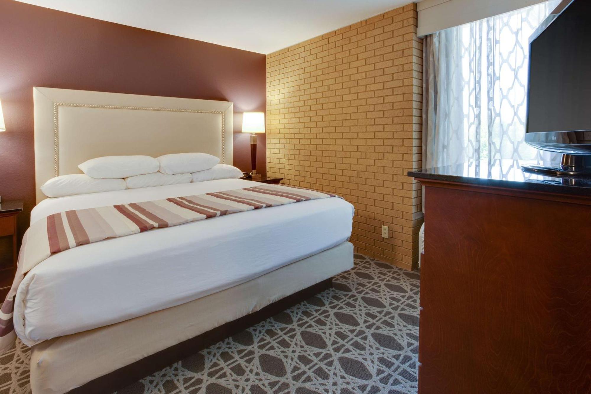 Drury Inn & Suites Louisville East Εξωτερικό φωτογραφία